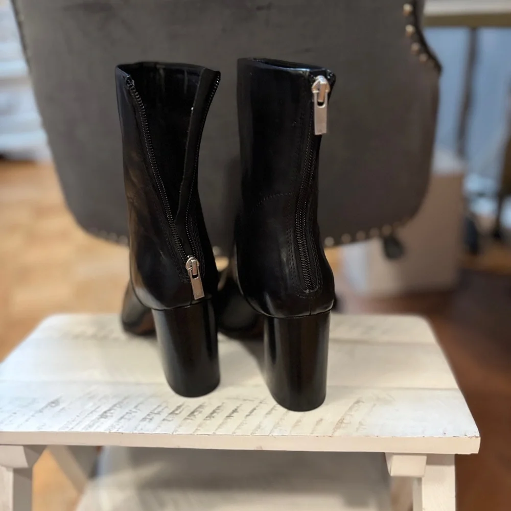 🆕Cole Haan Black Chunky Heel Ankle Boots💕 - Picture 3 of 5